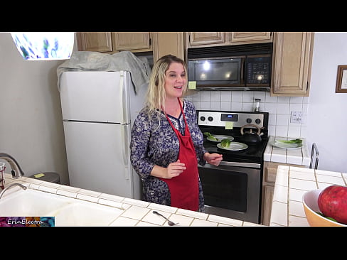 ❤️ Ibu tiri memerah susunya di dapur sebelum tarikhnya Lucah dubur pada ms.3dhentaix.ru ❌️
